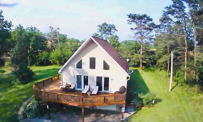 James Creek Casa | 3-bedroom house in quaint James Creek just 1 mile from Raystown Lake