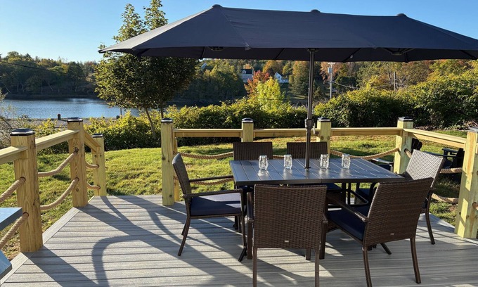 Machias Casa | 3-bedroom House with River View in the Center of Town