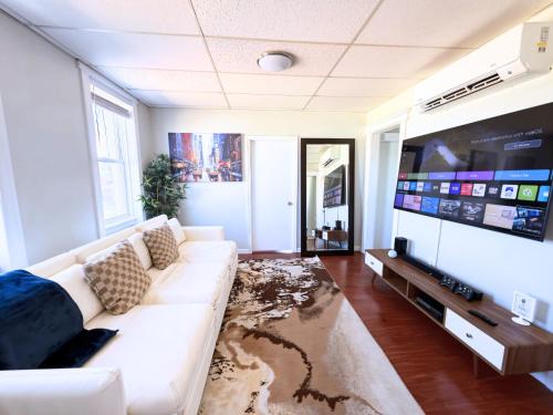 West New York Apartamento | 3 Bedroom Smart Apartment Sleeps 11 with Parking Near Times Square