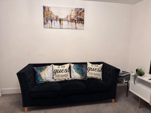 Elm Park Apartamento | 3 Bedroom Spacious Bella Range Homes