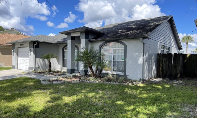 Carrollwood Casa | 3-bedroom vacation home 10 minutes from Raymond James Stadium