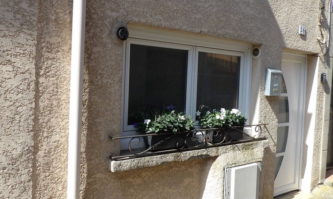 Montreal Casa | 3-bedroom village house, garden, terrace. Ideal for families and friends!