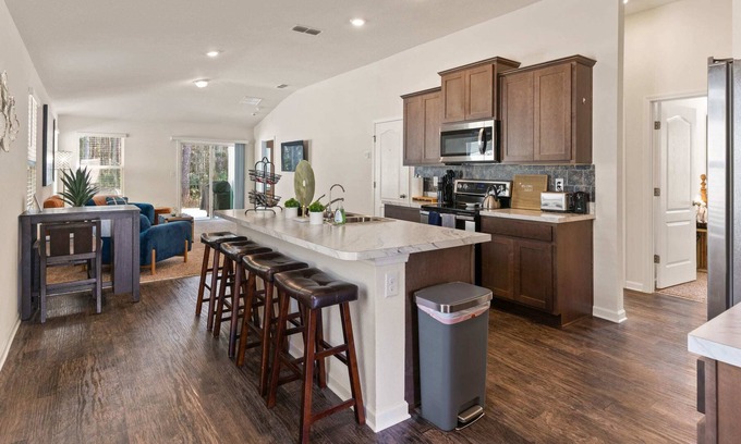 St. Marys Otro | 3 Bedroom with Firepit and Garage