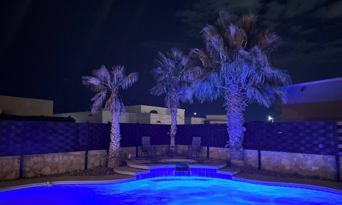 Biggs Field Casa | 3 bedroom with pool, pool table and more