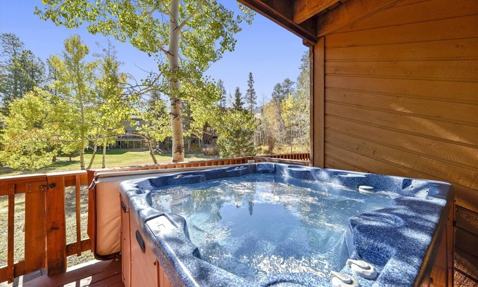 Frisco Casa | 3 dormitorios en Frisco, capacidad para 10 personas! Jacuzzi privado!