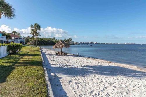 Bayview Casa | 3 Beds Private Beach Retreat Pool Hot Tub