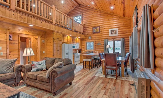 Angel Fire Casa | 3 Blks to Ski Lift Angel Fire Cabin on Bus Rt