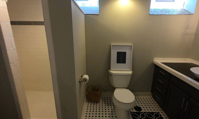 Dicken Casa | 3-BR Limpio, cómodo, a pie de Big House y más