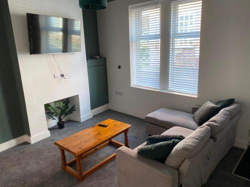 Castle Donington Casa | 3 Double Bedroom Home-Sleeps 8 - Castle Donnington
