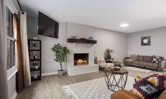 Blue Springs Casa | 3 King BR|Quiet&Peaceful|15 mins to Arrowhead