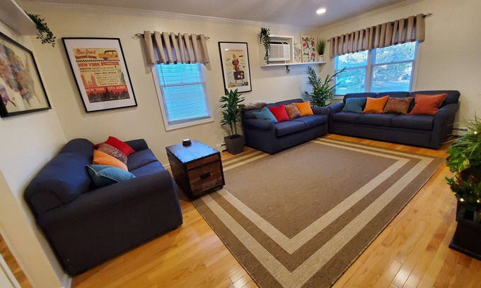 Norwalk Casa | CASA RETRO DE 3 NIVELES