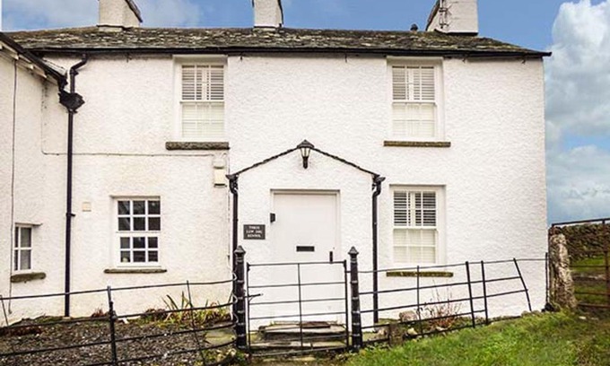 Grange-over-Sands Casa | 3 Low Dog Kennel