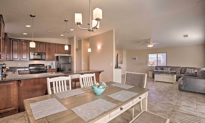 Lake Havasu City Casa | ¡NUEVO! Lake Havasu Home 5 minutos para el lanzamiento de la playa y el barco