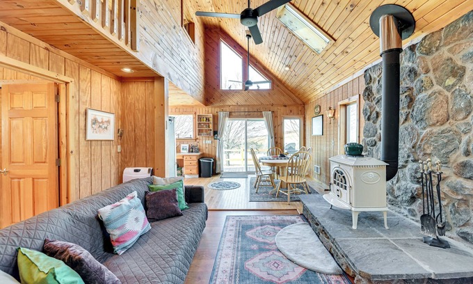 Hobart Cabaña | 3 Mi to Catskill Trail: Stamford Cottage w/ Views
