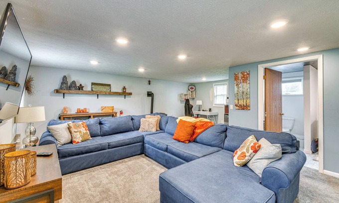 Fancher Casa | 3 Mi to Erie Canal: Home w/ Hot Tub in Holley!