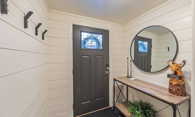 Sand Lake Casa | 3 Miles from Airport! 2 Minute Walk to Groceries!