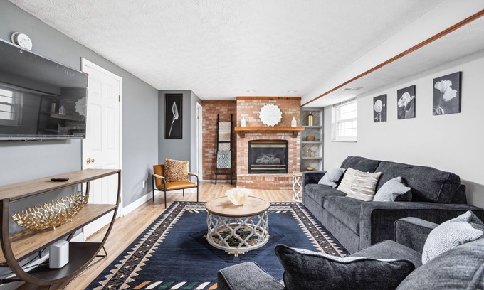 Westfield Casa | 3 miles to Grand Park. Pet-Friendly w/ Game Room!