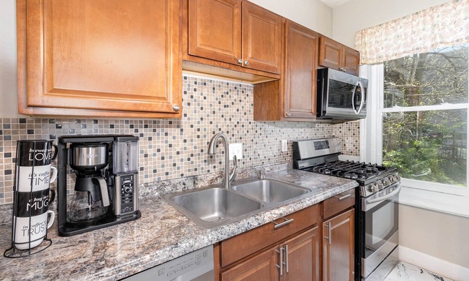 Corryville Casa | 3 or 4 bdrm Restored Home near Univ. of Cincinnati
