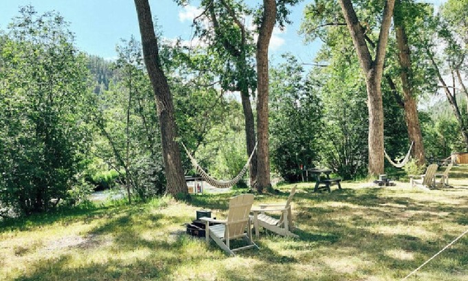 Canoncito Alquiler De RV | 3 Person Glamping Tent @ Field Trip NM