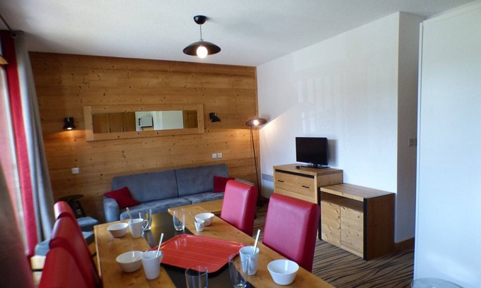 Les Saisies Apartamento | 3-Room Apt with Pool Access, Near Centre, Sleeps 8, Les Saisies