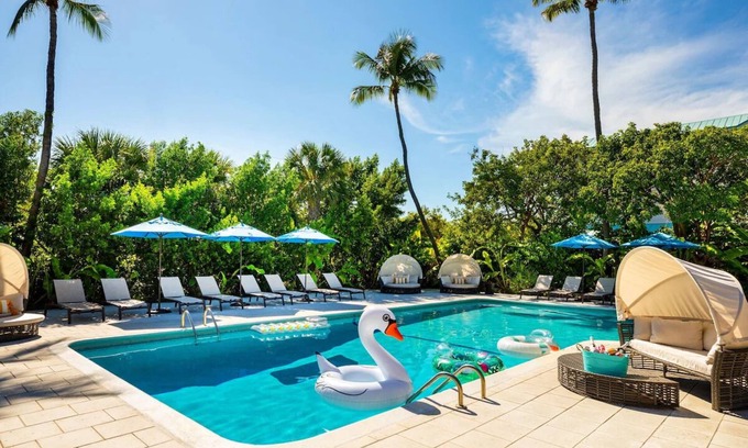 Islamorada Hotel | 3 Rooms w/ Balcony, 3 Outdoor Pools, Free Parking & Pet Friendly