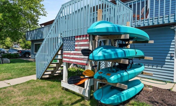 Mayfield Apartamento | 3 Separate room with private balconies with stunning lake views