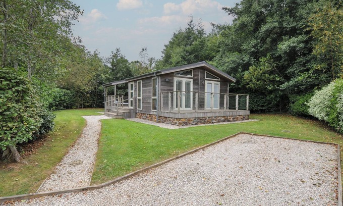 Dobwalls Cabaña | 3 SOUTHERN PLACE, pet friendly, character holiday cottage in Dobwalls
