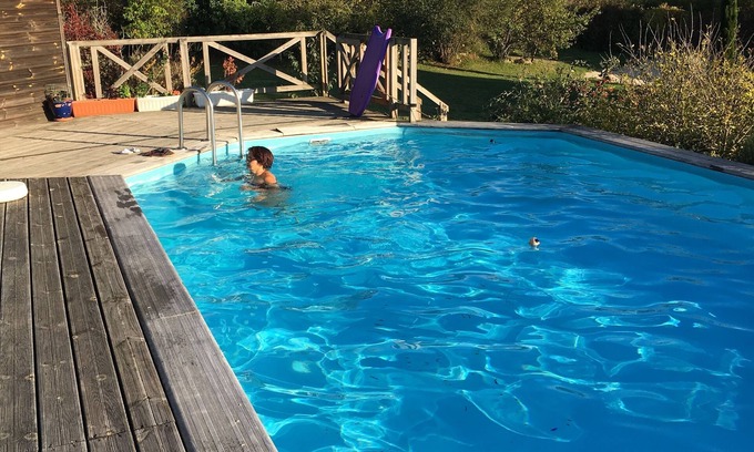 Laroque-Timbaut Casa | 3-star gîte, 8 people, stone house, swimming pool, close to shops.