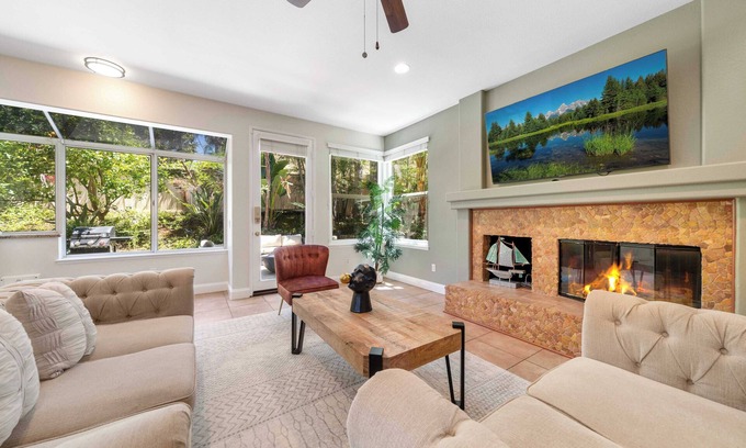 Aliso Viejo Casa | 30 nights min|Garage Access|Pet friendly|Gourmet Kitchen|Wide Backyard #42198