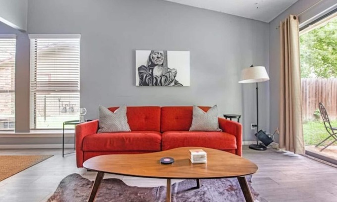 Franklin Park Casa | 30% Off Long Term Stays! Willie & Friends