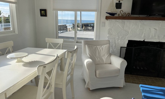 Stinson Beach Casa | White Beach House: pasos del océano y las vistas, bañera de hidromasaje $ 475 / noche excepto festivos