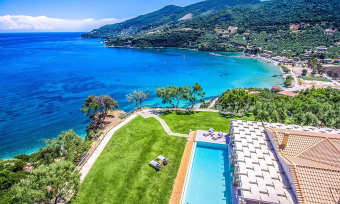 Limni Keri Villa | 300m to the Beach / Private Heated Pool / Outdoor Bar / Near to Top Attractions