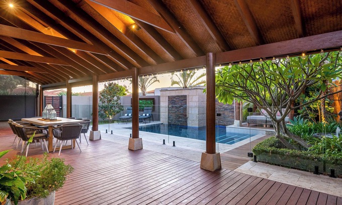 Hillarys Casa | Modern 4Bedroom, two bathrooms, two living areas, Heated Pool, outdoor entertaining area.