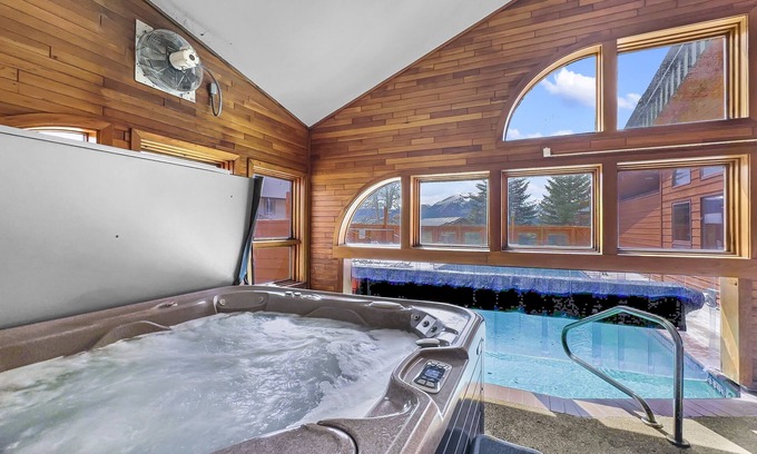 Dillon Condominio | 303d Dillon Bay 2br Awesome Views 2 Bedroom Condo by RedAwning