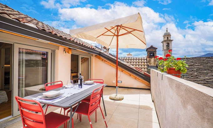 Miasino Apartamento | 3½-room apartment over 2 levels with air conditioning and roof terrace
