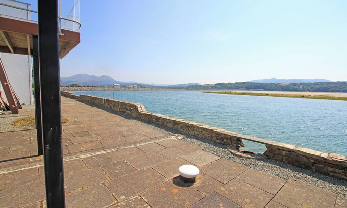 Borth-y-Gest Cabaña | 31C South Snowdon Wharf