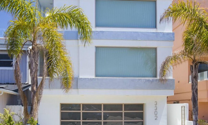 Hollywood Casa | 3302O - 713488 Marvel moderno: 4 dormitorios, 3 baños Casa en Oxnard, capacidad para 10