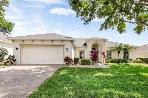 West Haven Casa | 333 Burford Circle Davenport