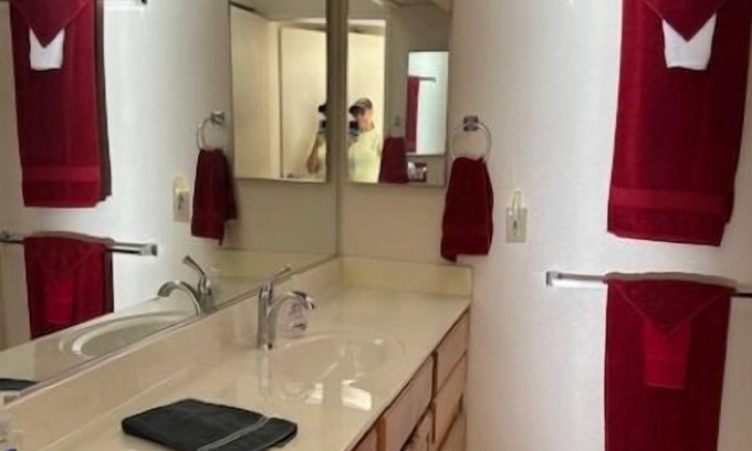 Leisure World Condominio | 337 2 Bedrooms with Lake View. See the amenities at www.Leisureworldarizona.com