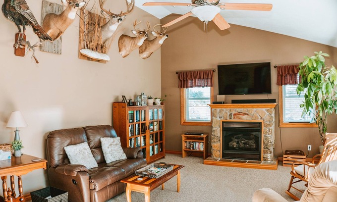 Berlin Casa | 35 mins to Seven Springs/Hidden Valley, 23 mins to Flight 93 National Memorial