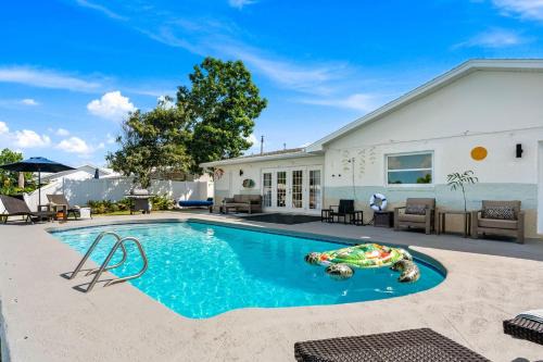 Venetian Way Casa | 368 Carmine Dr