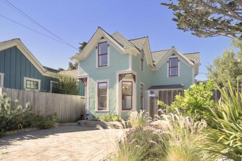 Pacific Grove Casa | 3943 Rad Beach House home