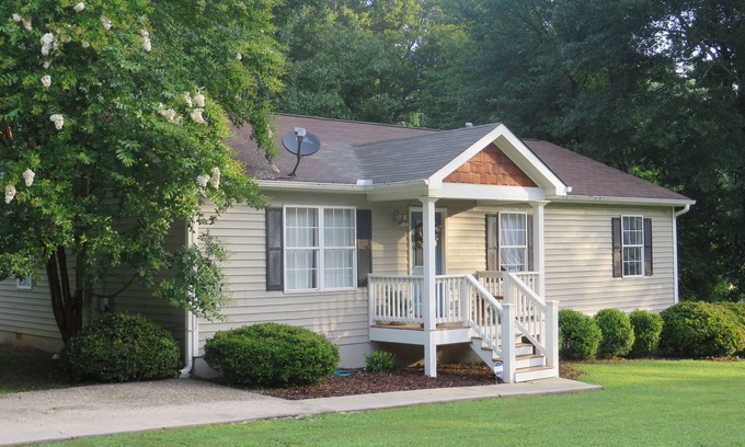 Norcross Casa | The Autry House, 3B / 2B Alquiler mensual amueblado en Historic Norcross