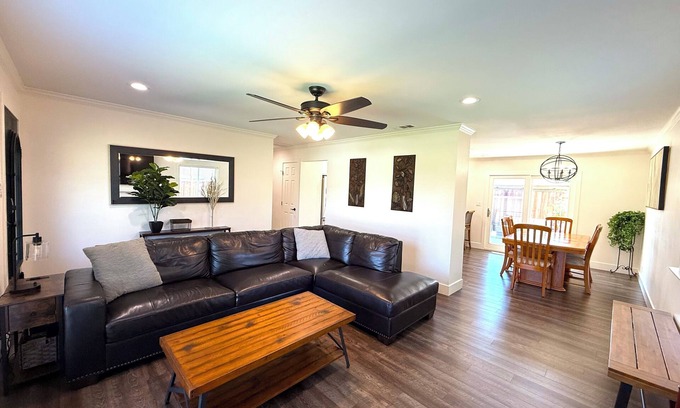 Concord Casa | 3bd/2ba Remodeled Luxury Home + Steam Shower!