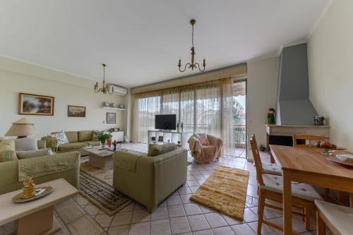 Patras Apartamento | 3BD Apartment in the Center - Self check in