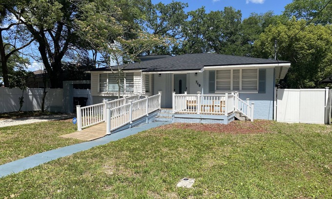 Southbank Casa | 3Bed, 2 Bath San Marco house on