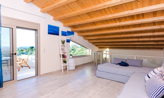 Margarites Villa | Nueva villa de 3 dormitorios, piscina privada y barbacoa con impresionantes vistas.