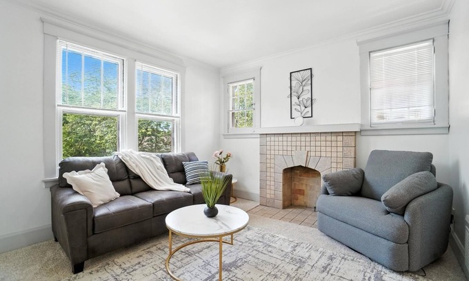 West Price Hill Apartamento | 3BR 1 Bath Extended Stay