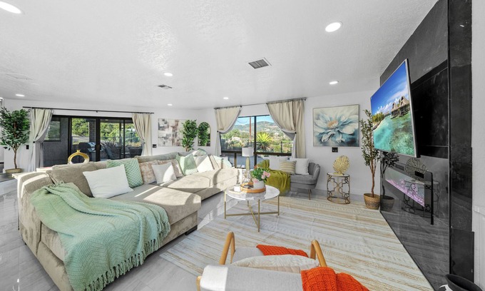 Jamul Casa | 3BR/2Bth Mountain View, 2500 sqft, King Bed, Garage