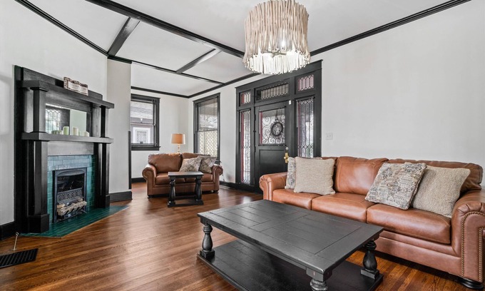 East Midtown Casa | 3BR Beautiful Home in Midtown/Central Gardens